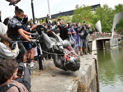 What effigies will we be tearing down in 100&nbsp;years?